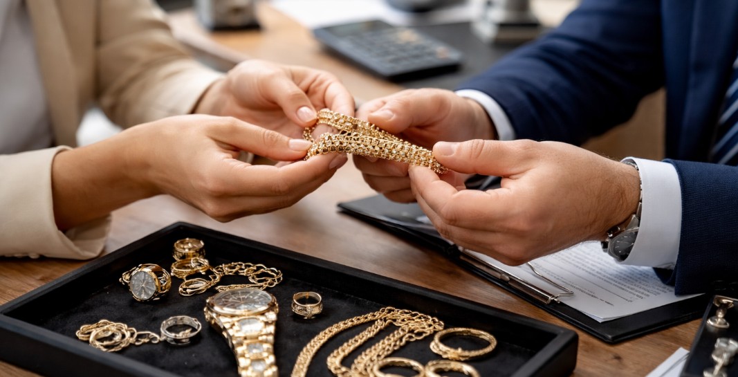 Qué es un préstamo prendario y cómo funciona el empeño de joyas para conseguir liquidez inmediata